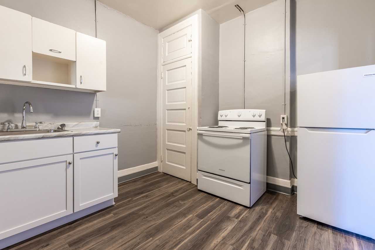 304 South Birmingham Avenue - Photo 6 of 11