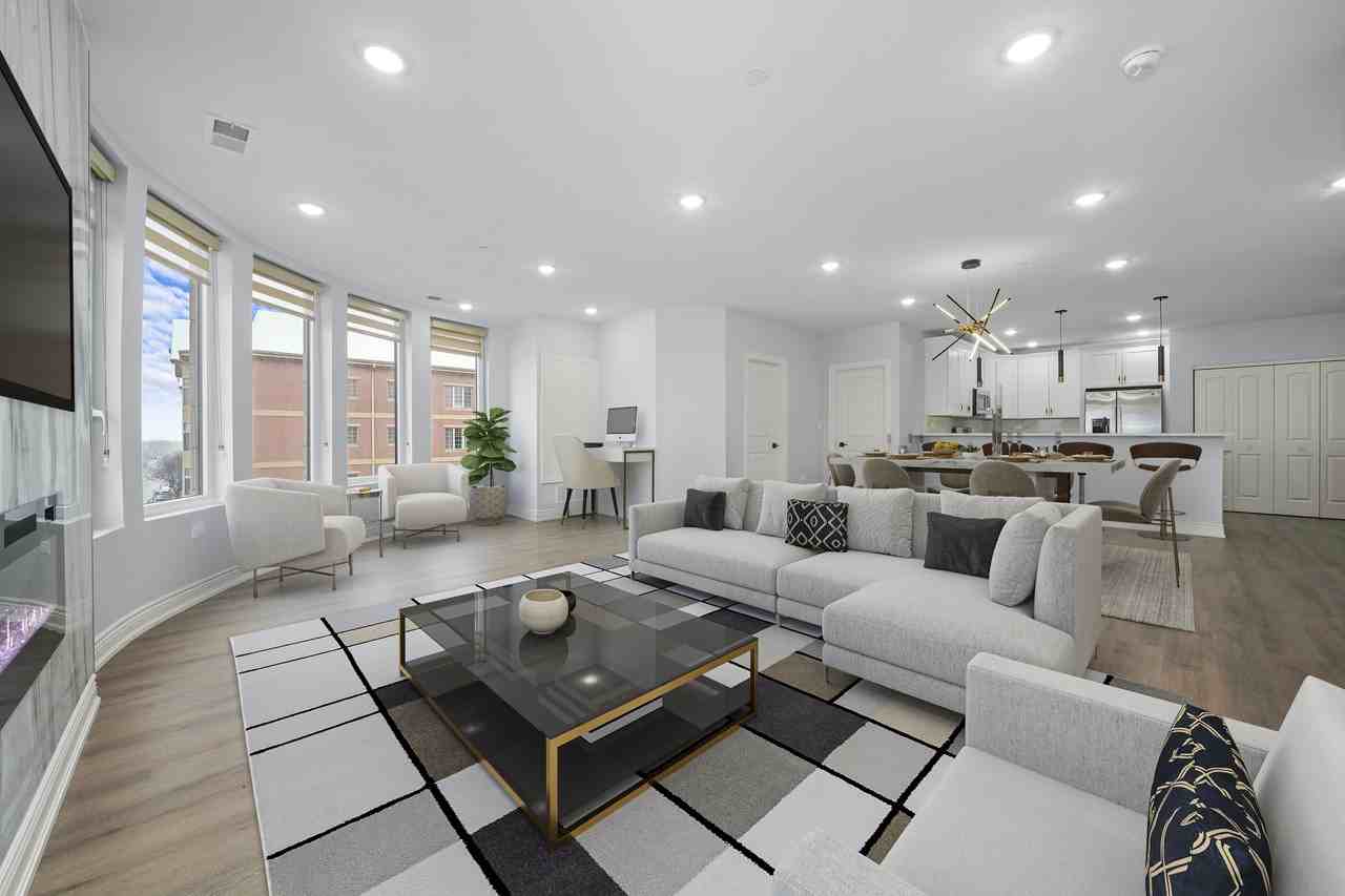 Premier Luxury Apartments - Photo 2 of 44