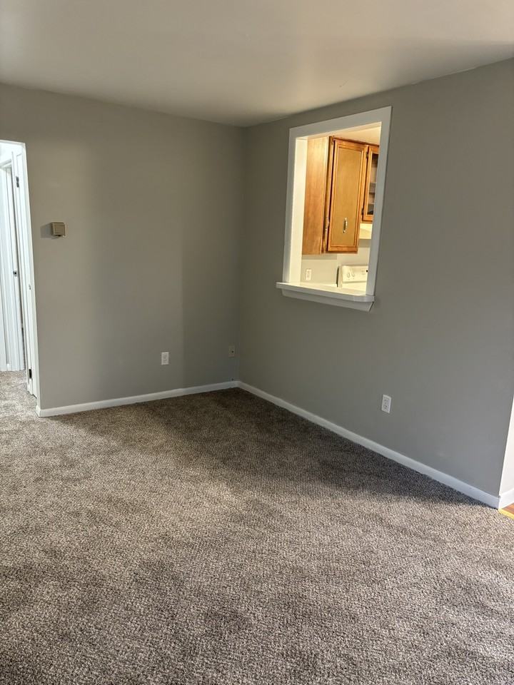 39440 Muffatt Street - Photo 3 of 11