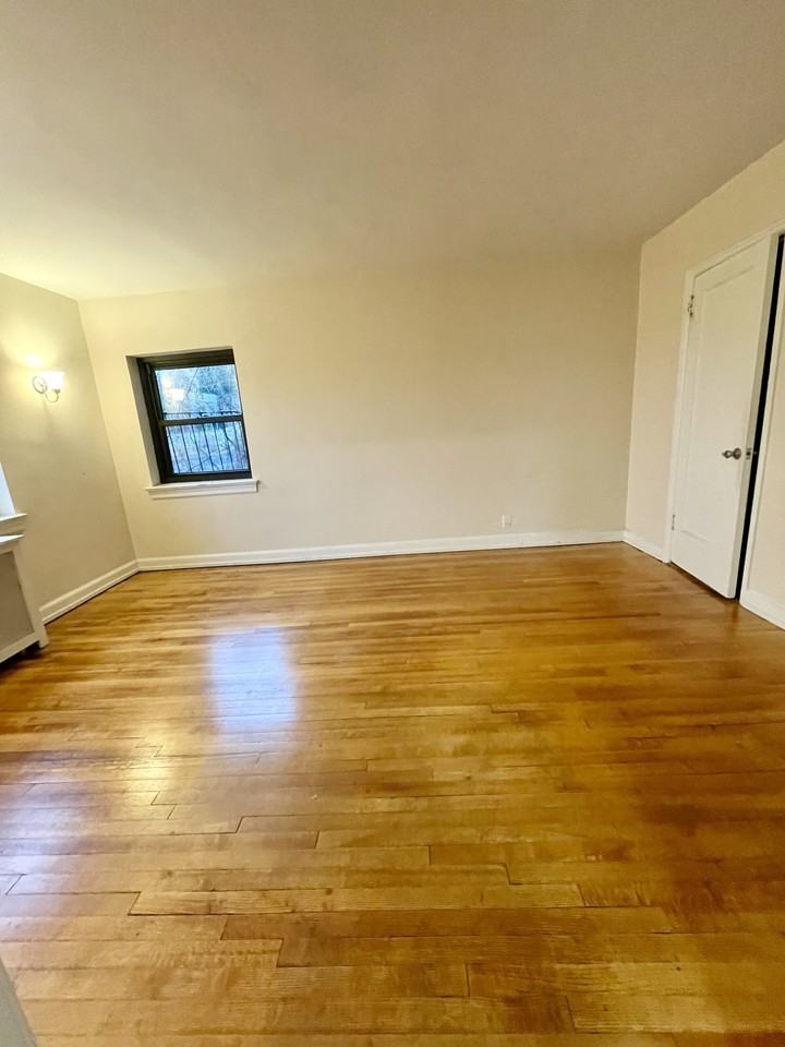 Tuckahoe - 111 Sagamore Rd.: - Photo 6 of 7