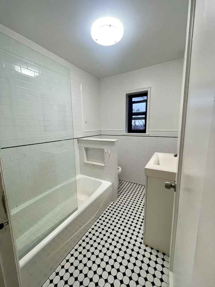 Tuckahoe - 111 Sagamore Rd.: - Photo 7 of 7