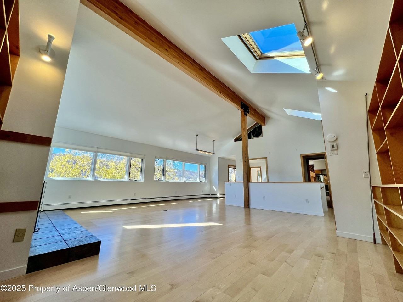 216 East Homestead Drive - Photo 3 of 18