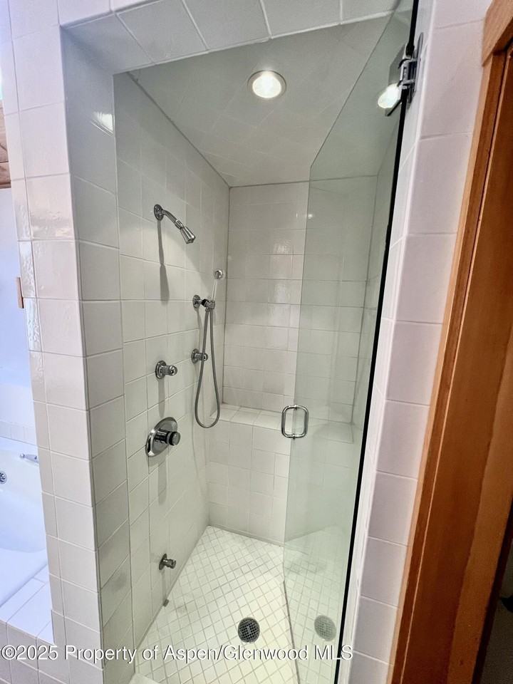 216 East Homestead Drive - Photo 7 of 18