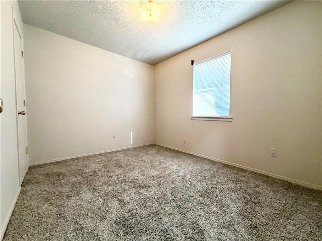 102 102  NW K  ST Unit #B #B - Photo 7 of 8