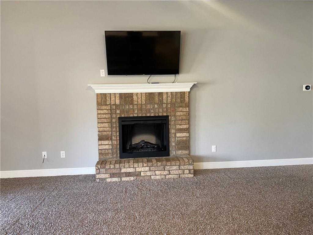 3550 Macintosh Way - Photo 3 of 28