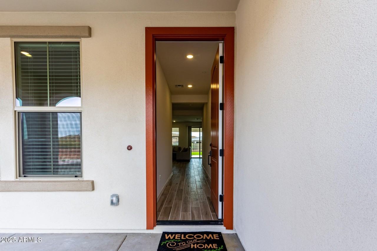 21283 W Edgemont Ave - Photo 3 of 48