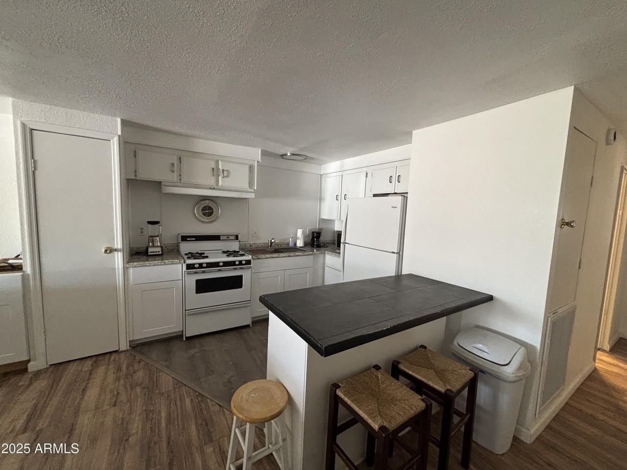 709 East Mohave Way - Photo 3 of 11