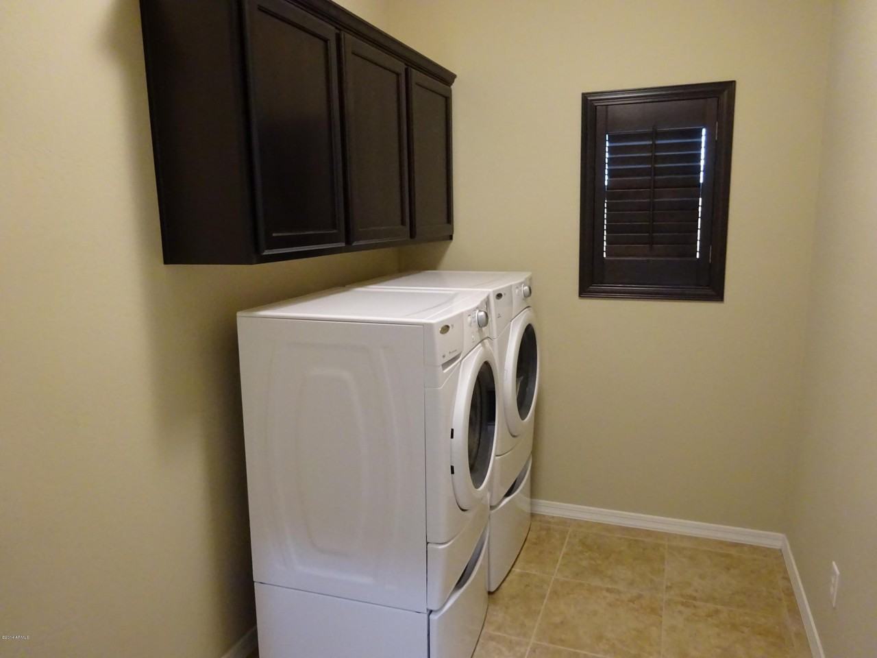 2158 W Scully Dr - Photo 2 of 13