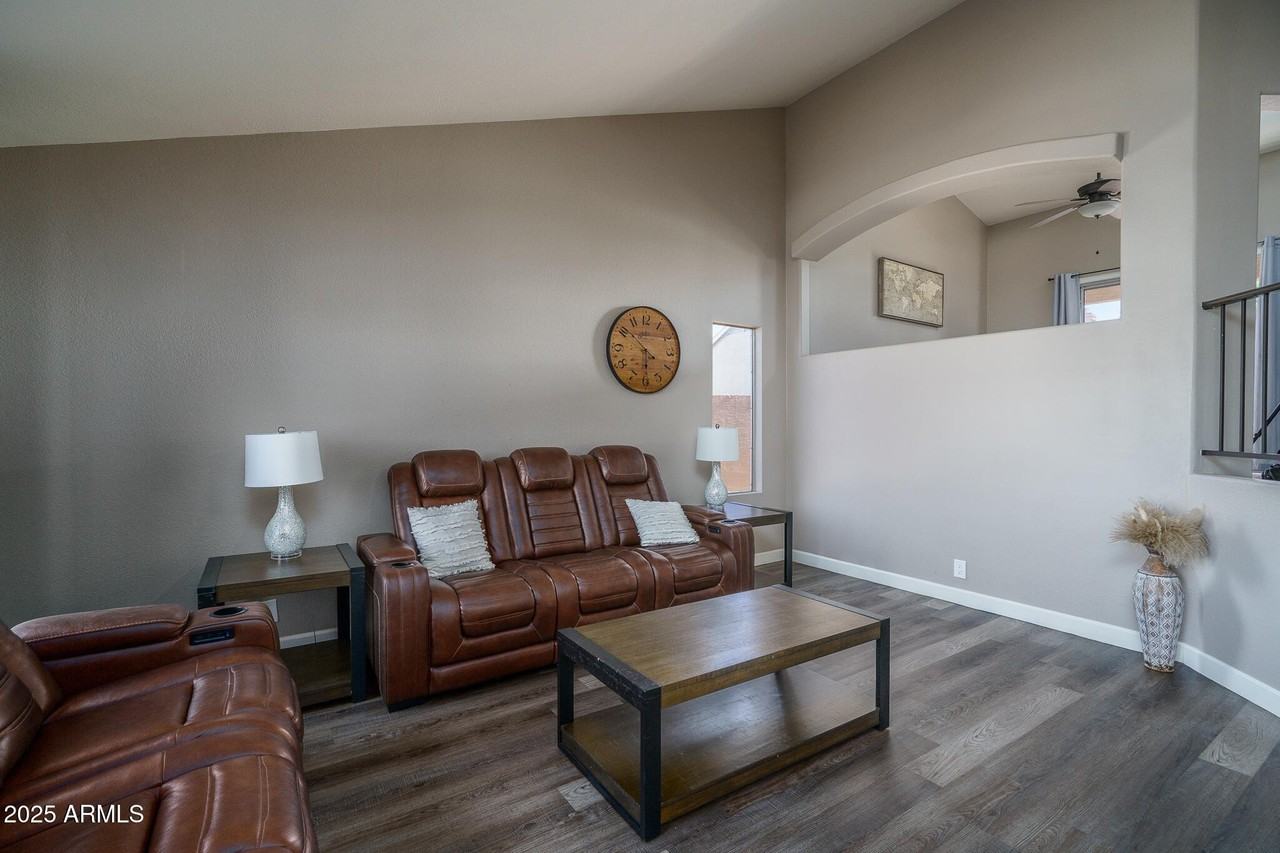 6615 North 89th Avenue - Photo 5 of 29