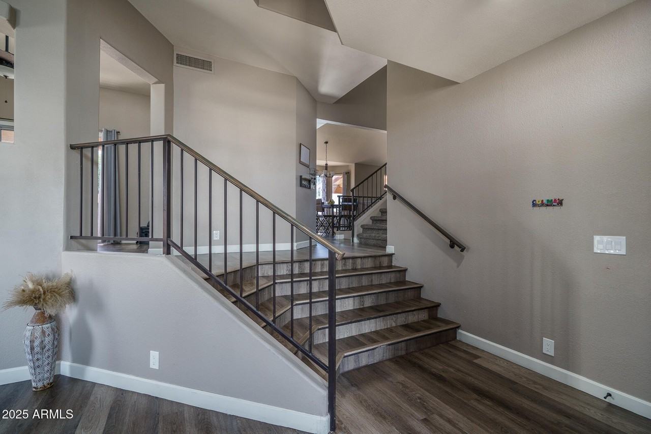 6615 North 89th Avenue - Photo 6 of 29