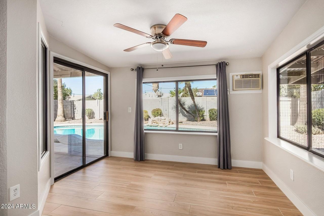 3128 E Charleston Ave - Photo 6 of 34