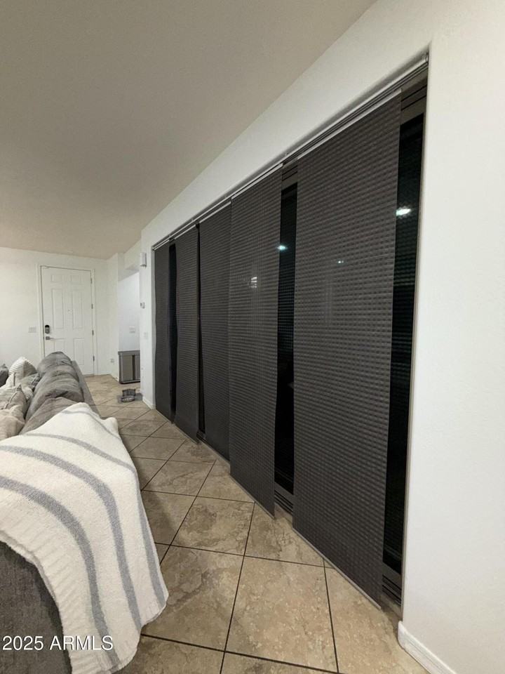 9242 W Meadow Dr - Photo 4 of 50