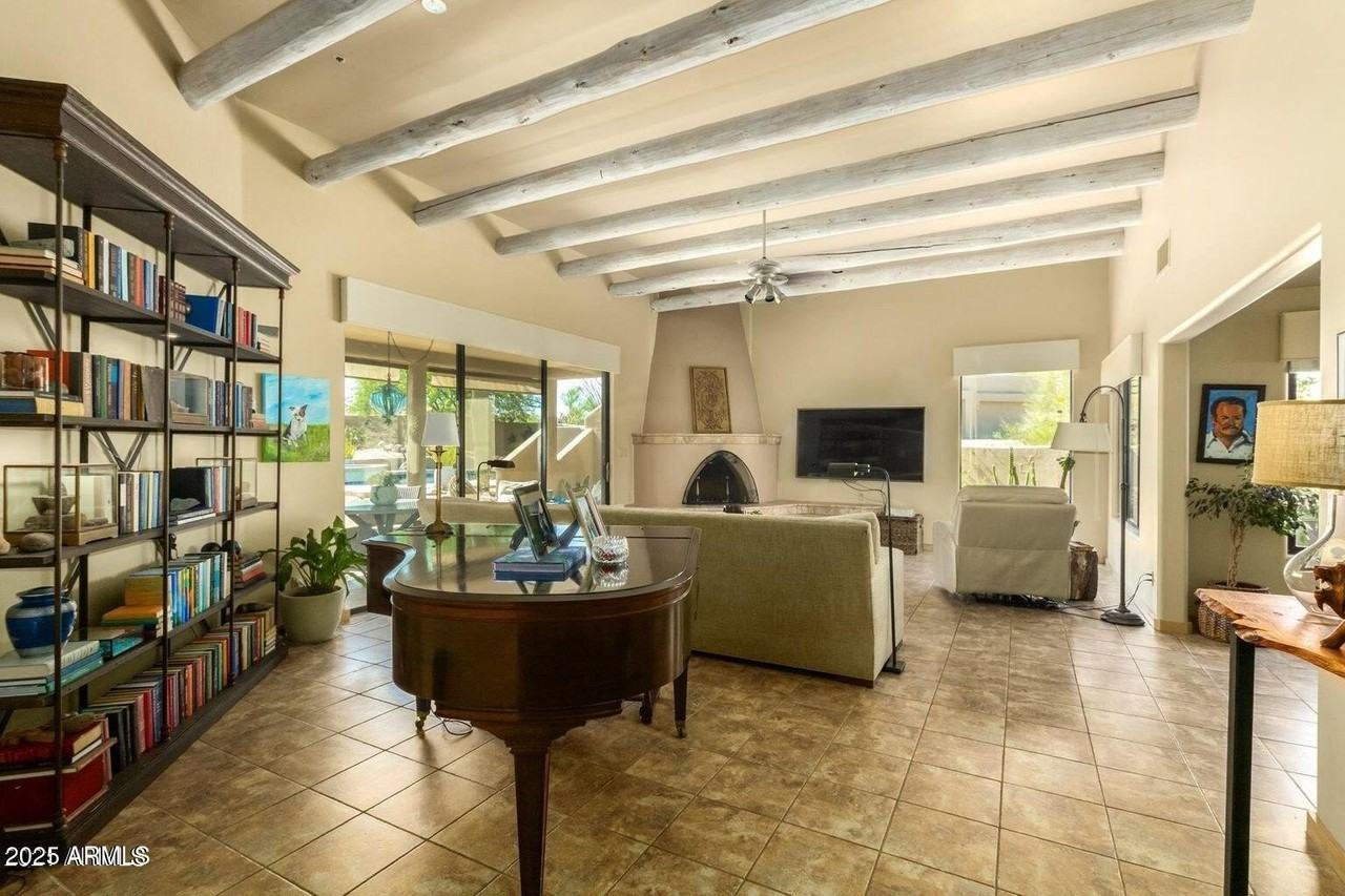 7280 E Mary Sharon Dr - Photo 2 of 8