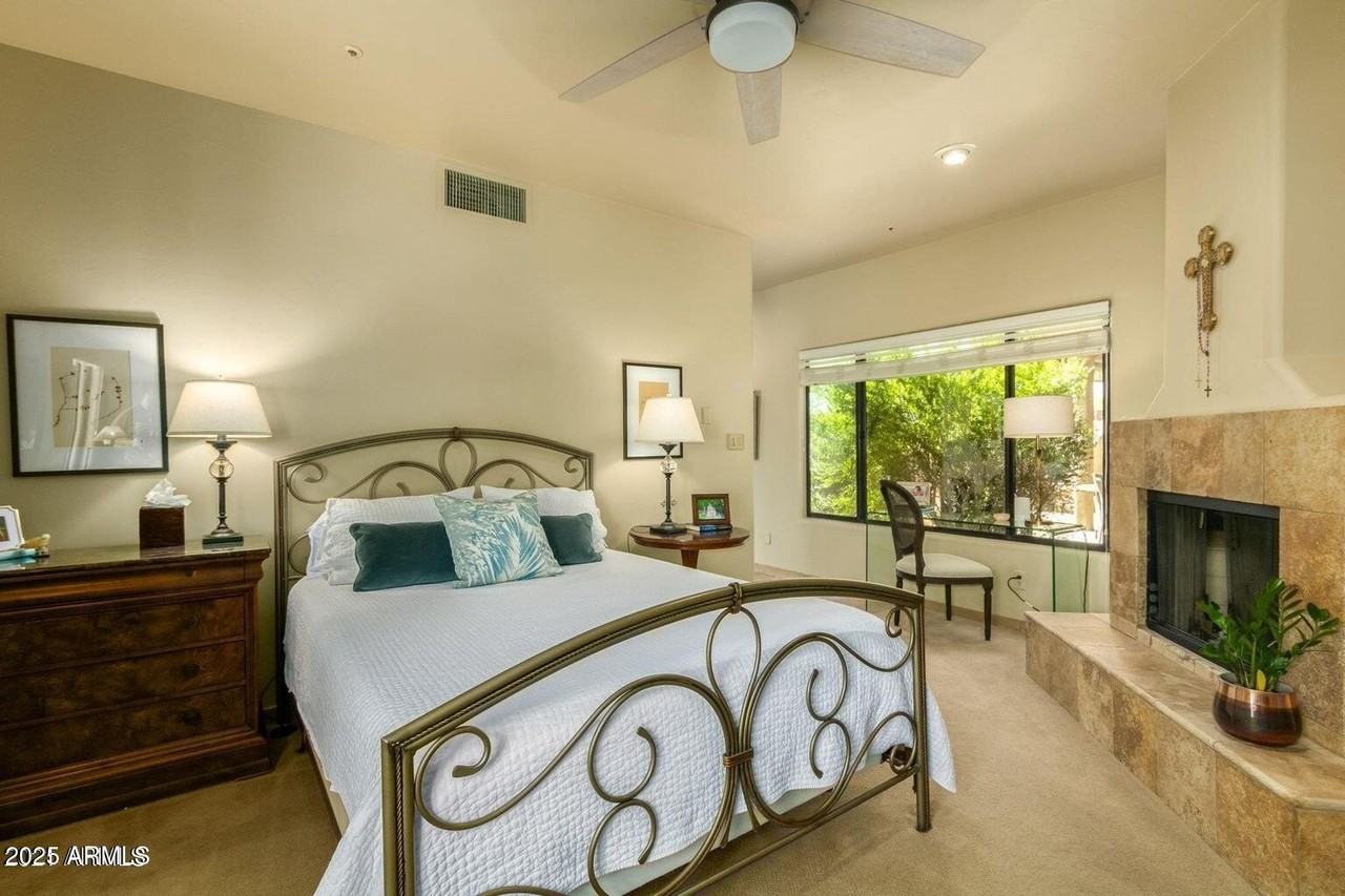 7280 E Mary Sharon Dr - Photo 7 of 8