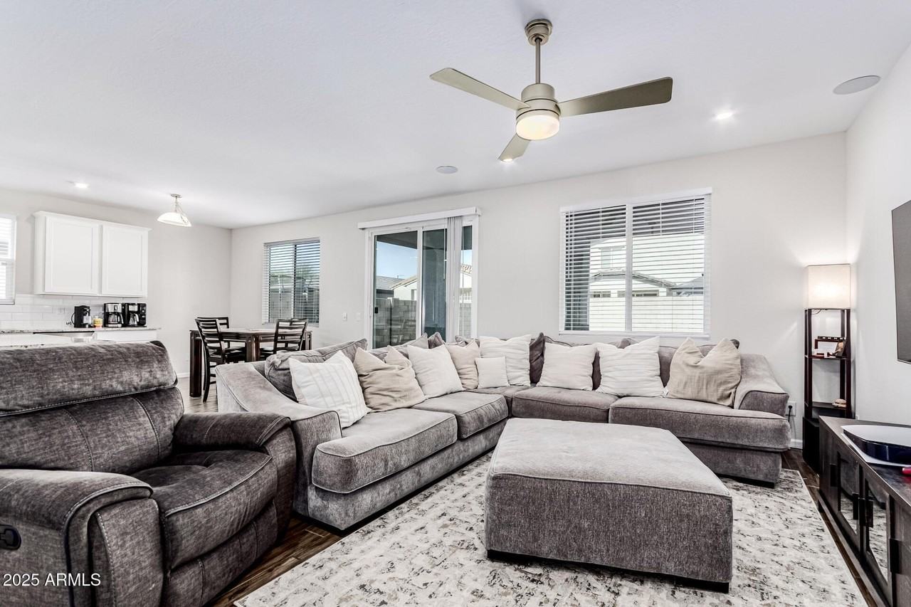 17478 W Paraiso Ln - Photo 6 of 38