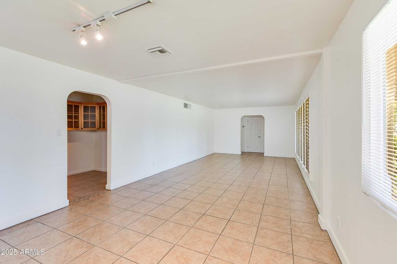 4808 N 29th Pl - Photo 3 of 18