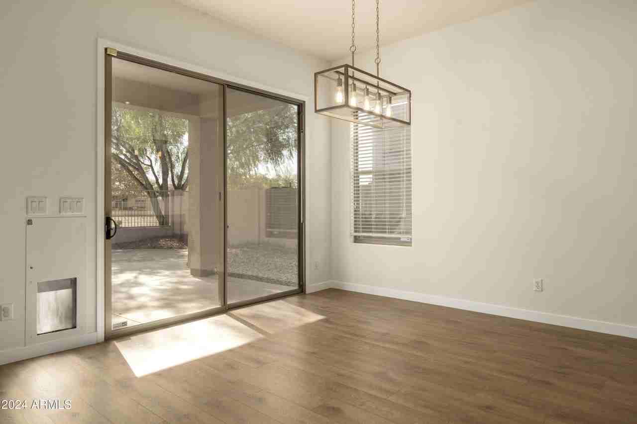 3687 E Oxford Ln - Photo 7 of 26