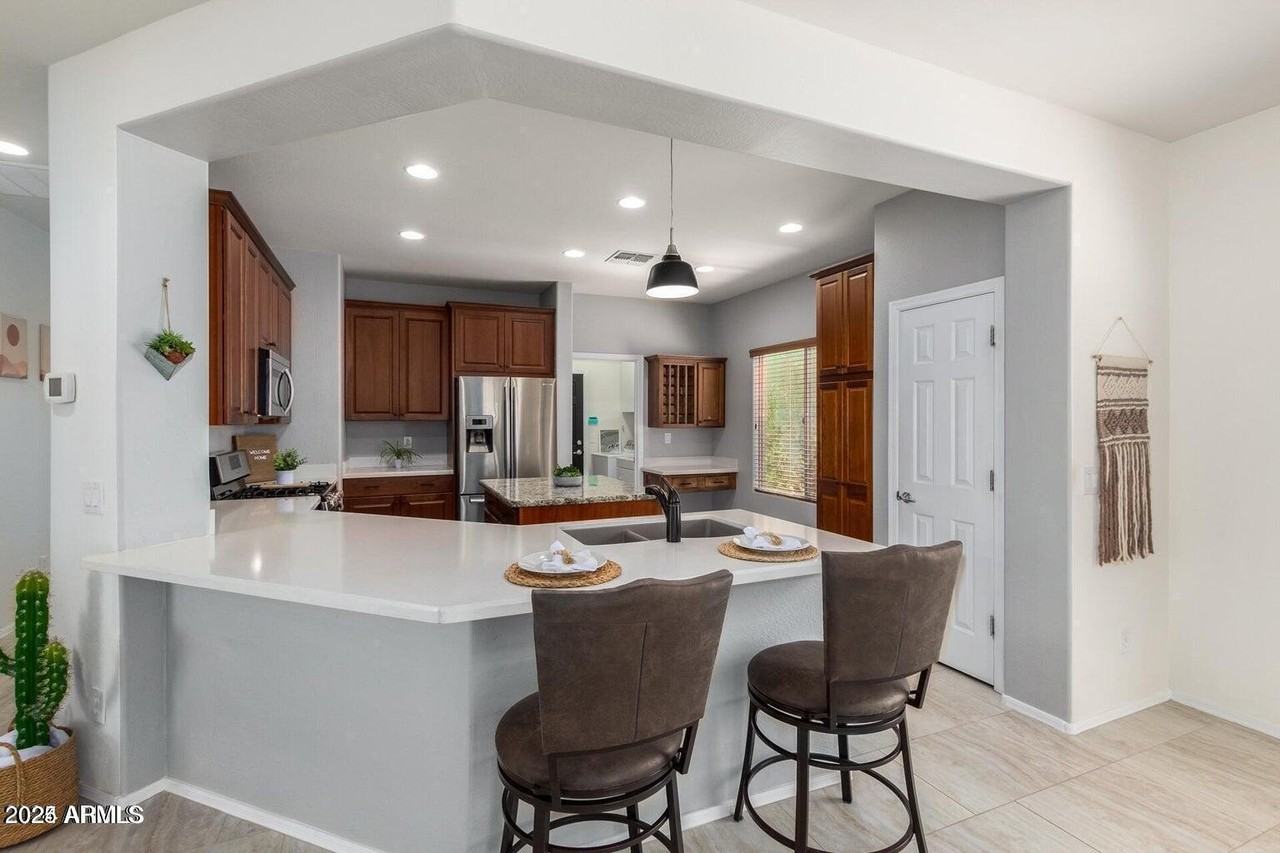 26180 West Wahalla Lane - Photo 3 of 14