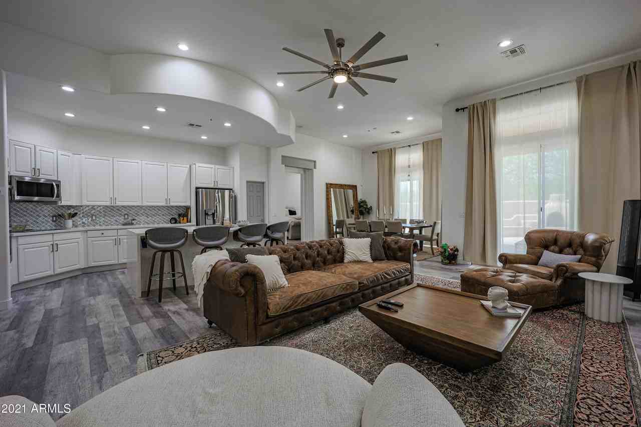 8136 E Beardsley Rd - Photo 4 of 31