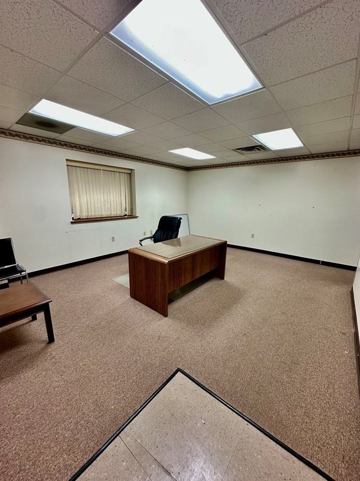 337 Industrial Park Rd - Photo 7 of 11