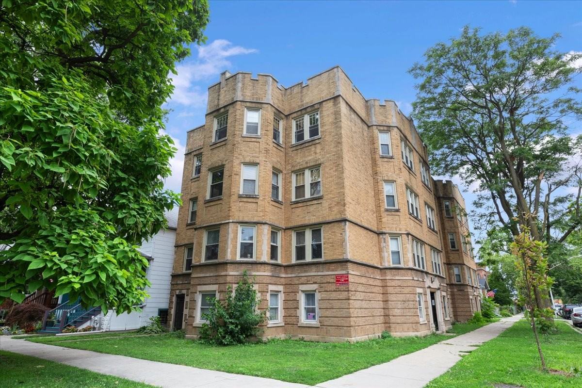 4055 North Spaulding Avenue #1
