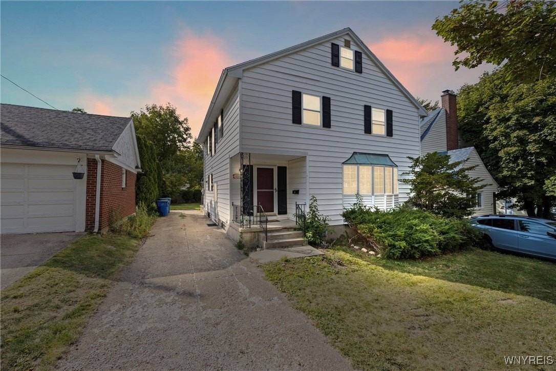 80 Capen Blvd - Photo 2 of 43