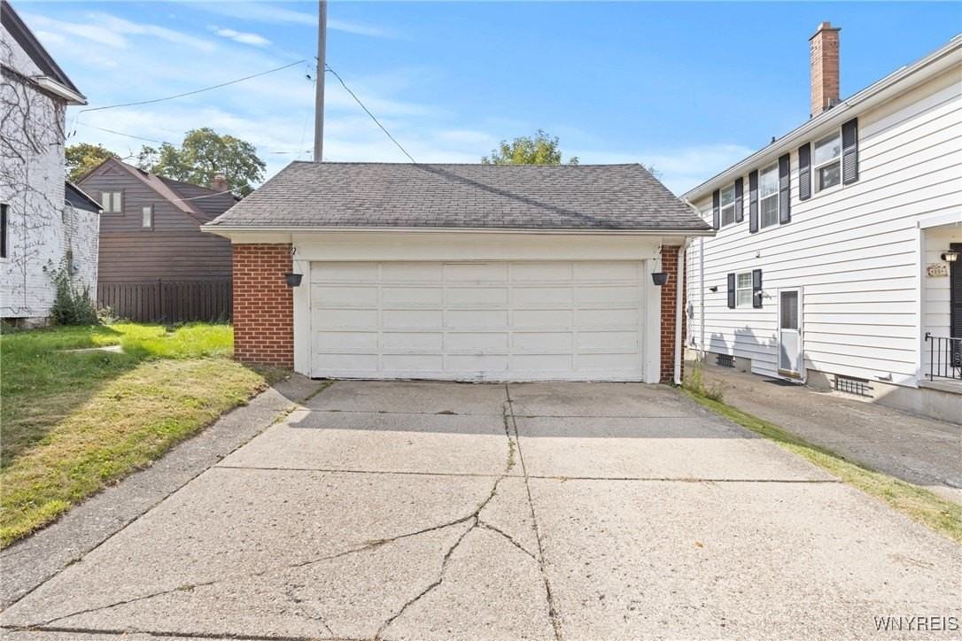 80 Capen Blvd - Photo 5 of 43