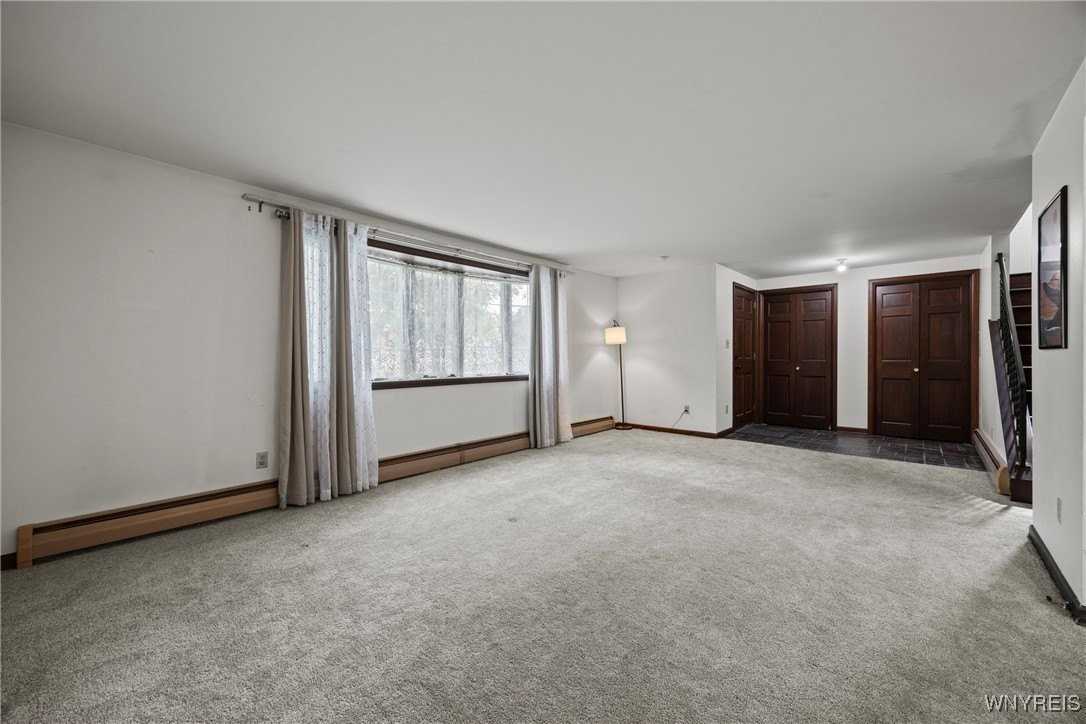 80 Capen Blvd - Photo 7 of 43