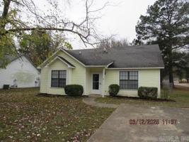 featured image of 33 Brierwood Circle