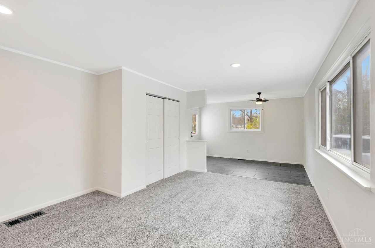 6985 Beechmont Ave - Photo 7 of 25