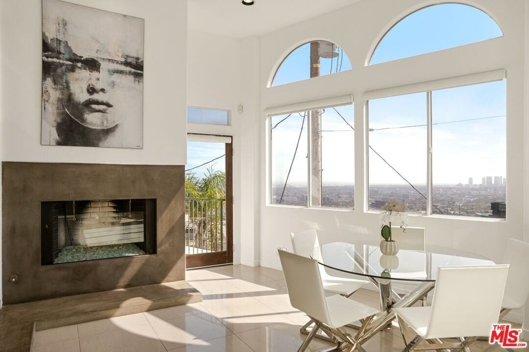 8435 Franklin Avenue - Photo 5 of 50