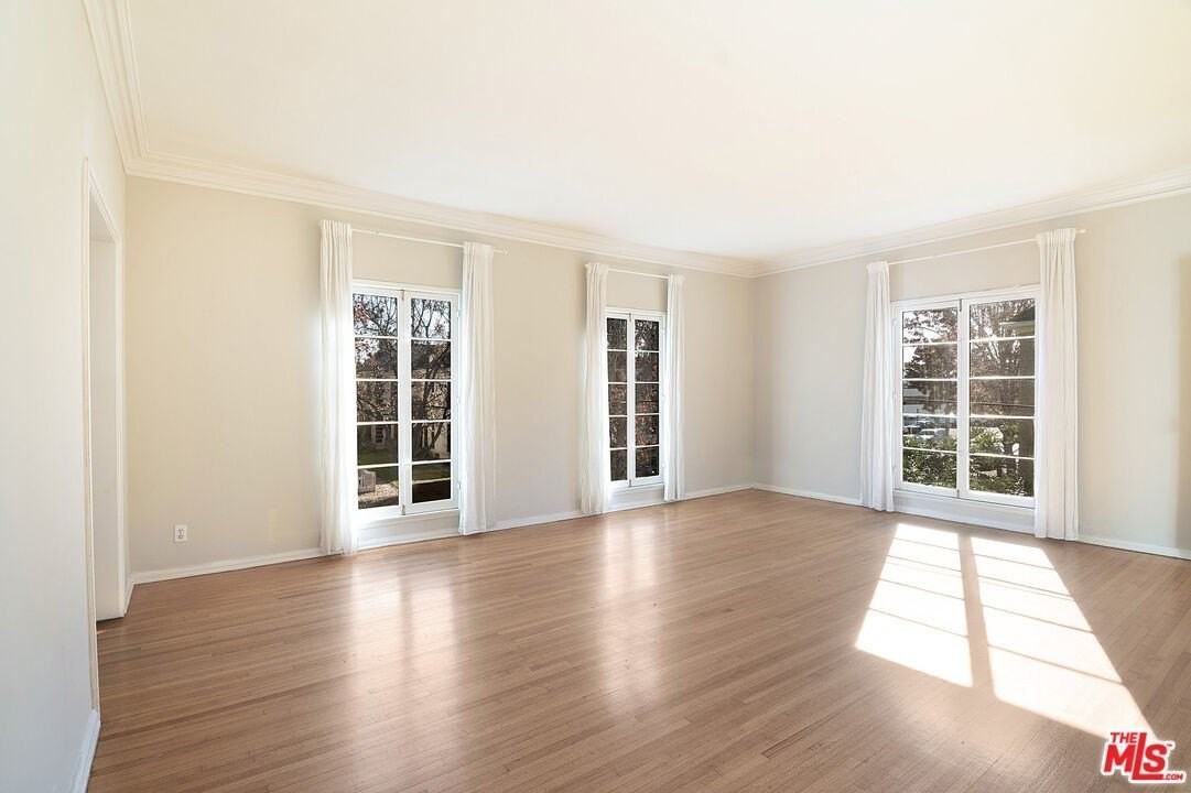 1215 South Alfred Street - Photo 4 of 22