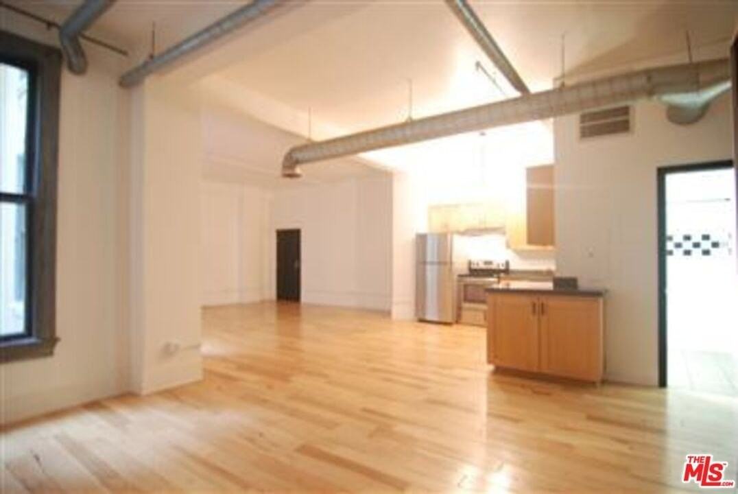 108 W 2nd St Apt 404 #404