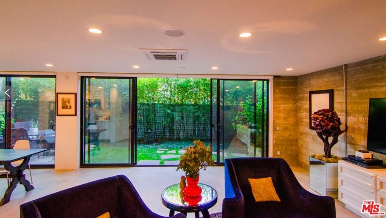 2849 Seattle Dr - Photo 4 of 11