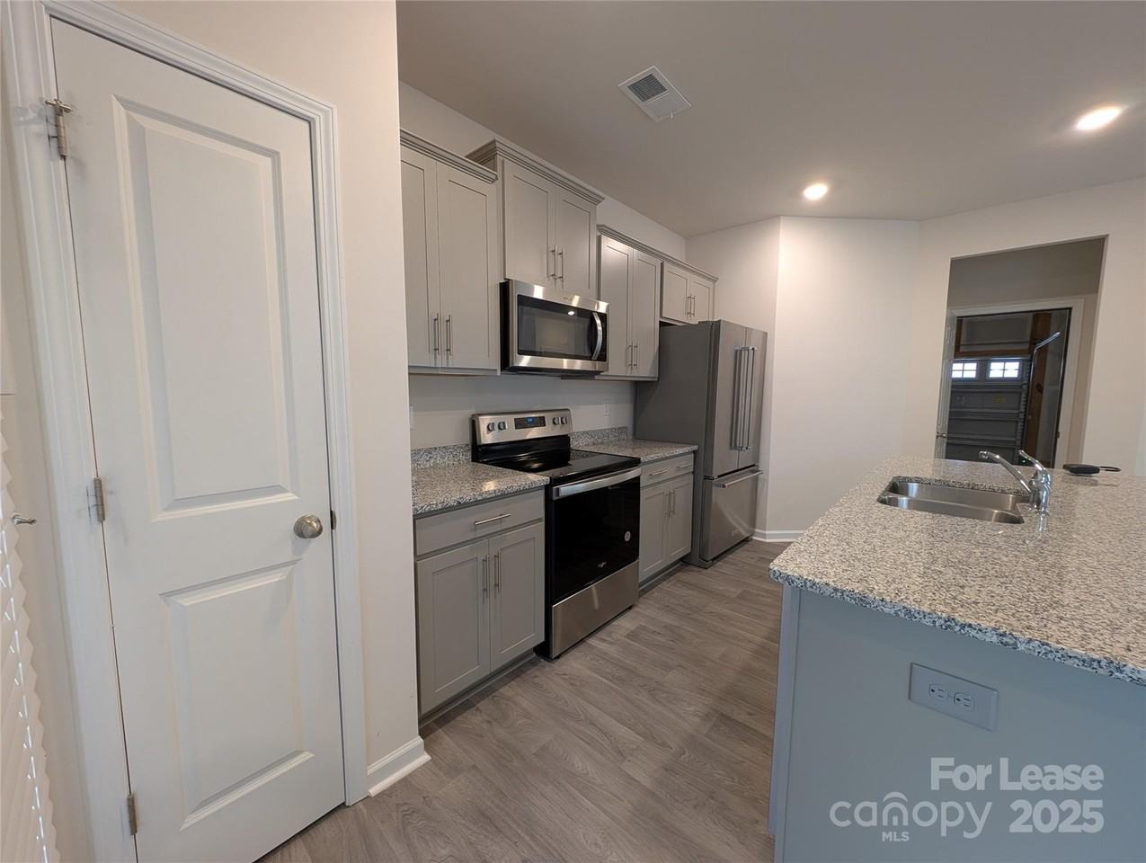 9043 Lowfalls Ln - Photo 5 of 26