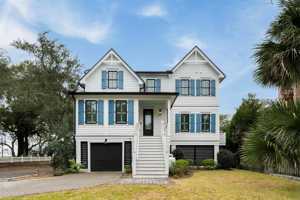 featured image of 200 Queen Street