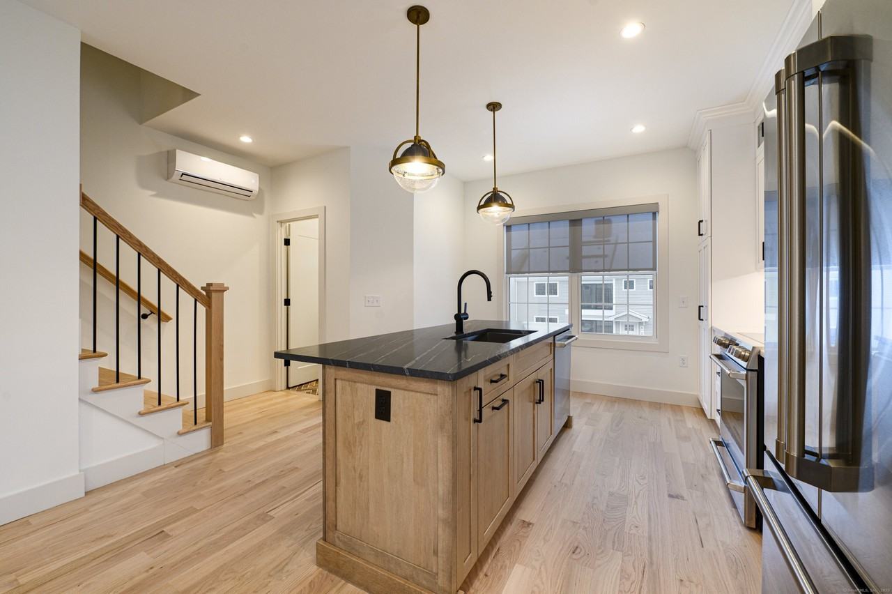 2620 Main St #10 - Photo 2 of 39