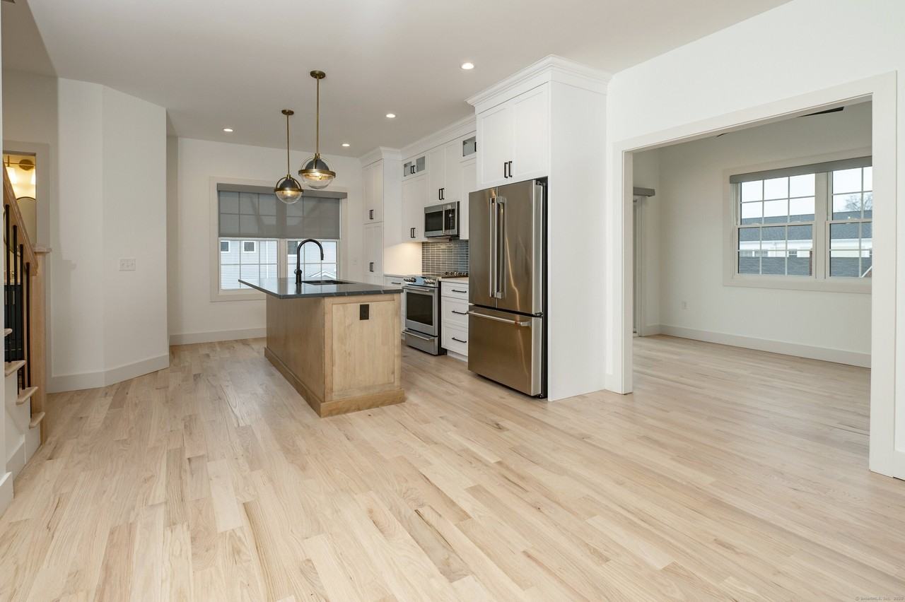 2620 Main St #10 - Photo 5 of 39