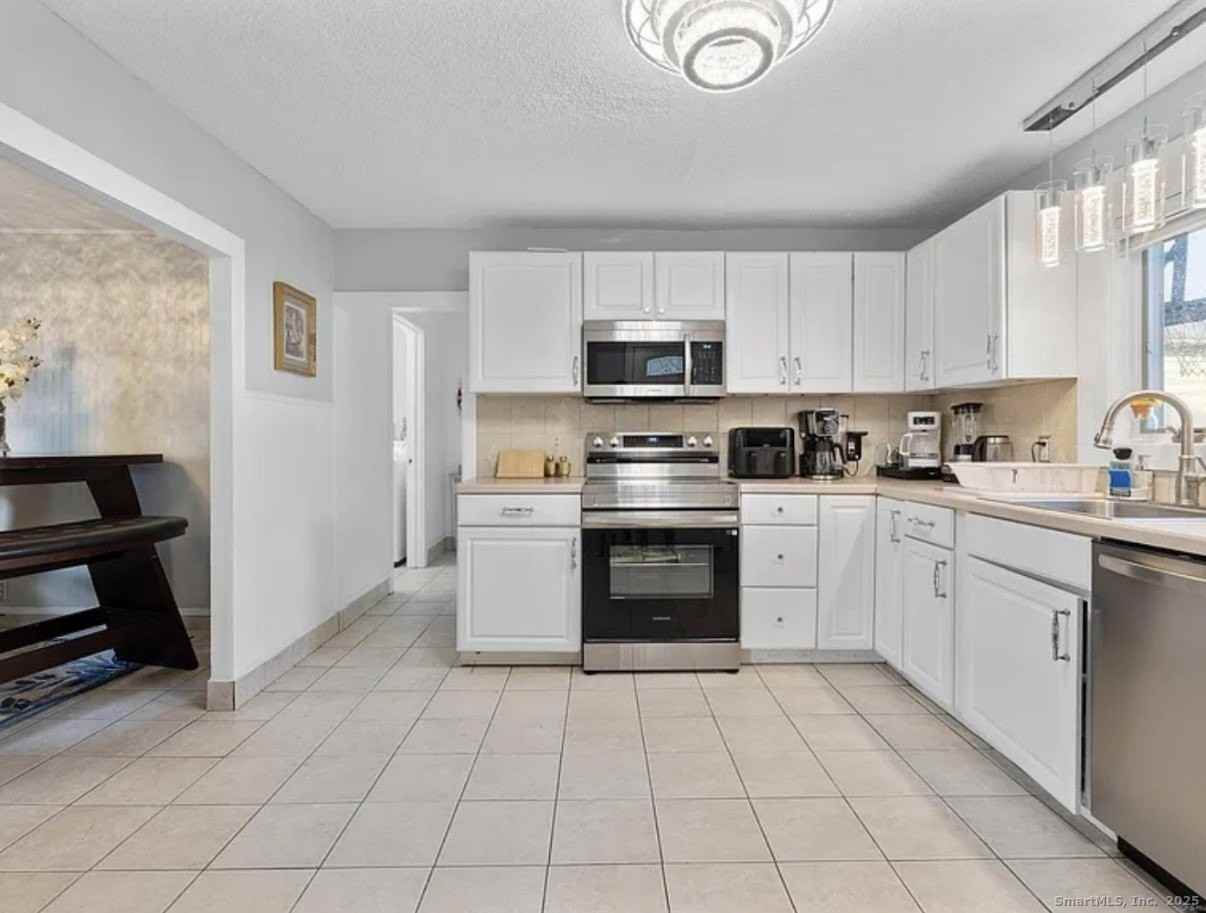 24 Botsford Ave - Photo 3 of 11