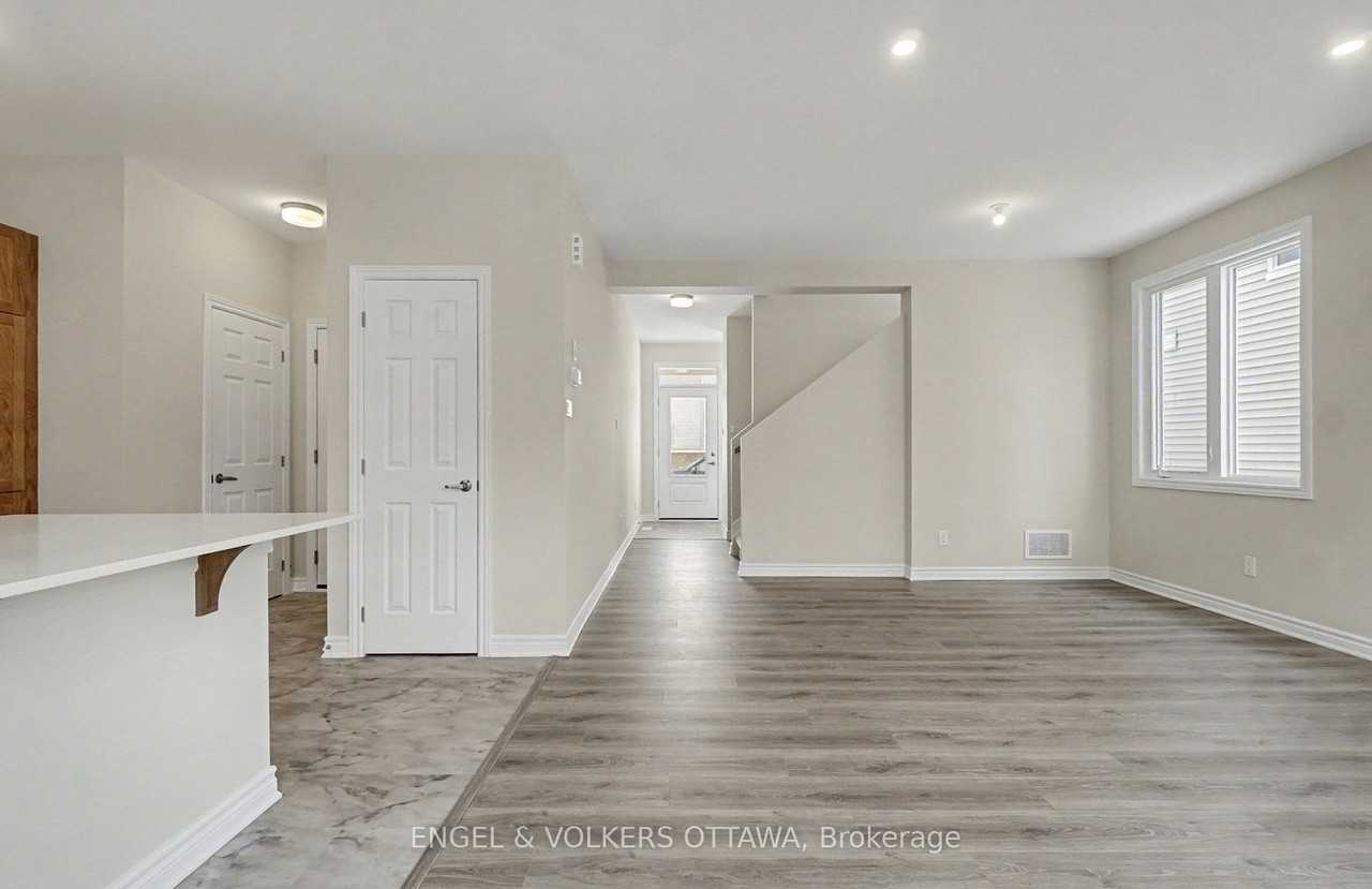 161 Ryan Reynolds Way - Photo 2 of 19