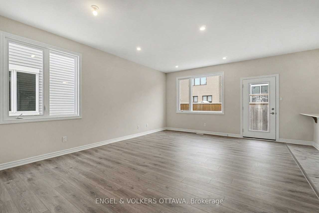 161 Ryan Reynolds Way - Photo 3 of 19