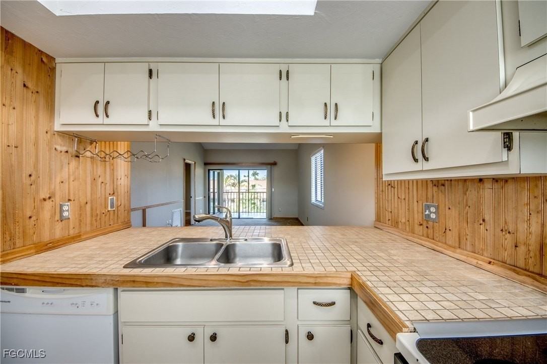 4616 Se 6th Ave Apt 202 #202 - Photo 6 of 25