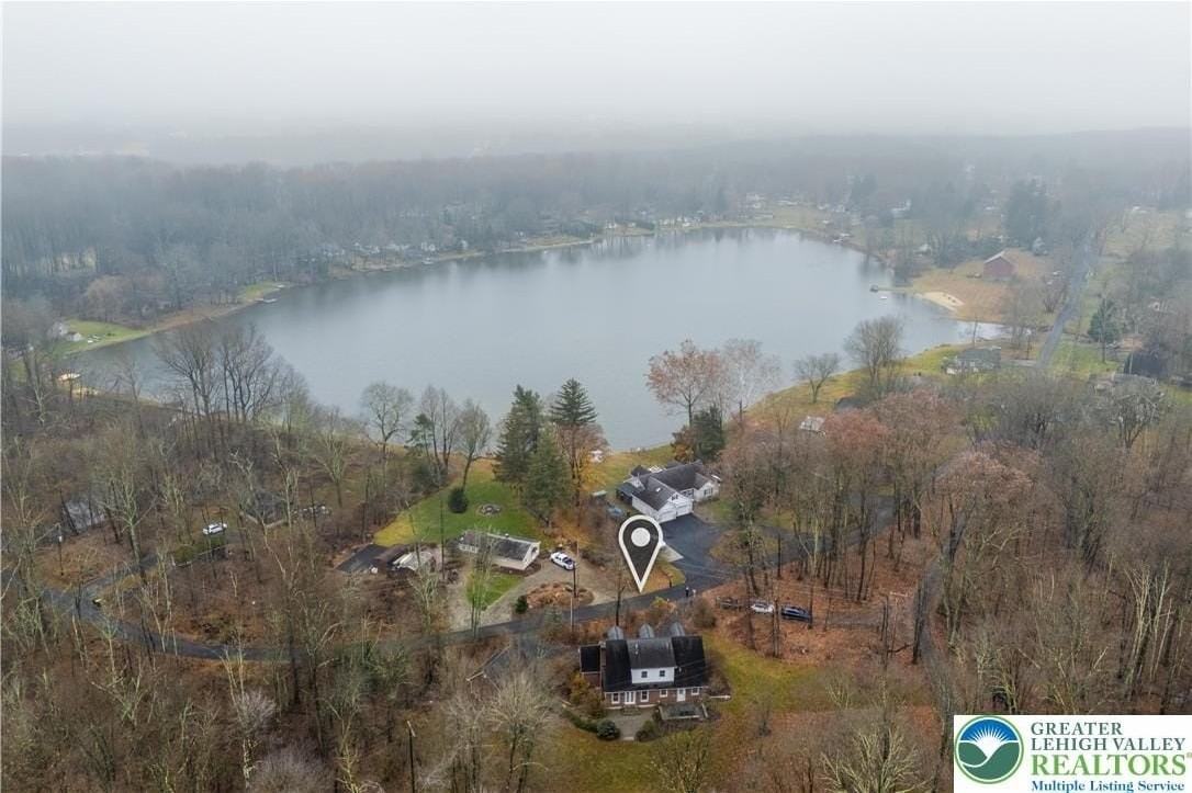 401 Echo Lake Dr - Photo 4 of 44