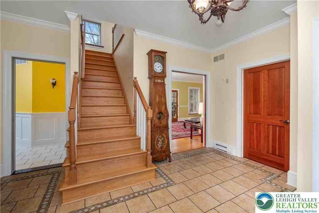 401 Echo Lake Dr - Photo 6 of 44