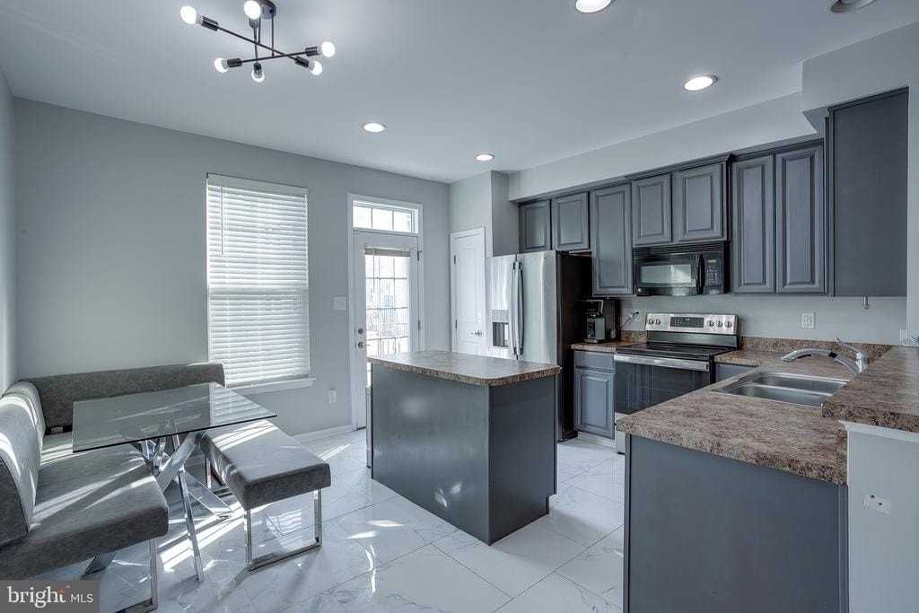 14 Tylers Ct - Photo 7 of 24