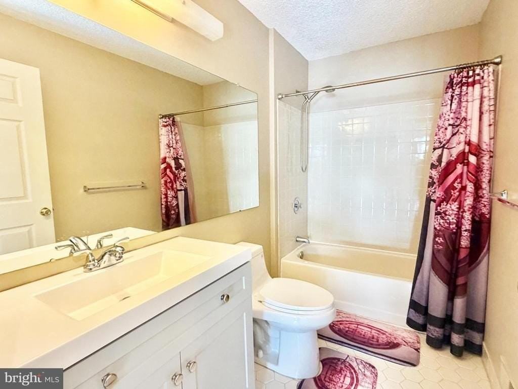 82 Versailles Ct - Photo 6 of 14