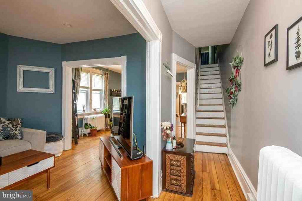 445 Nevin St - Photo 5 of 50