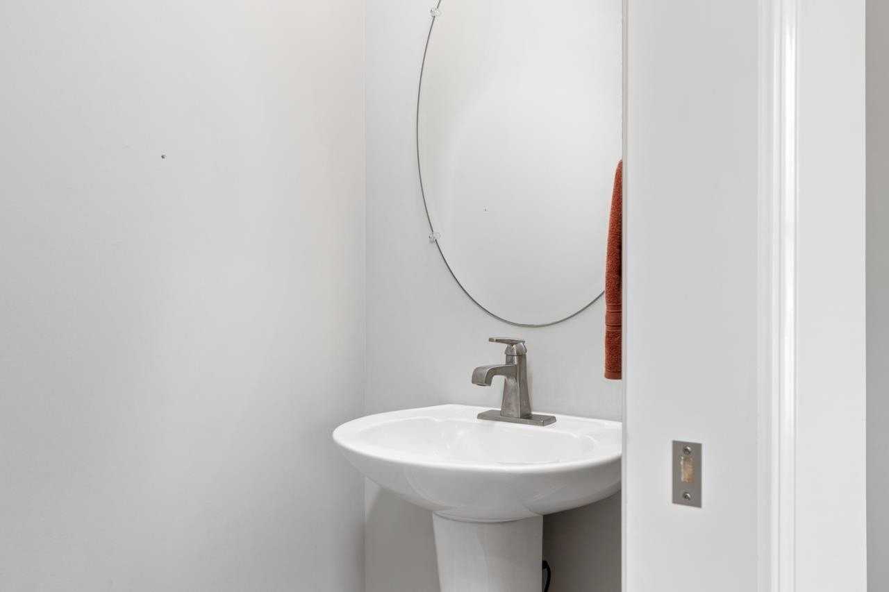 1013 B St - Photo 6 of 29