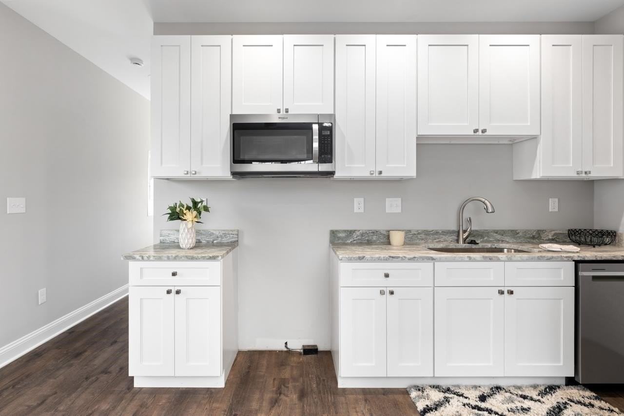 1013 B St - Photo 7 of 29