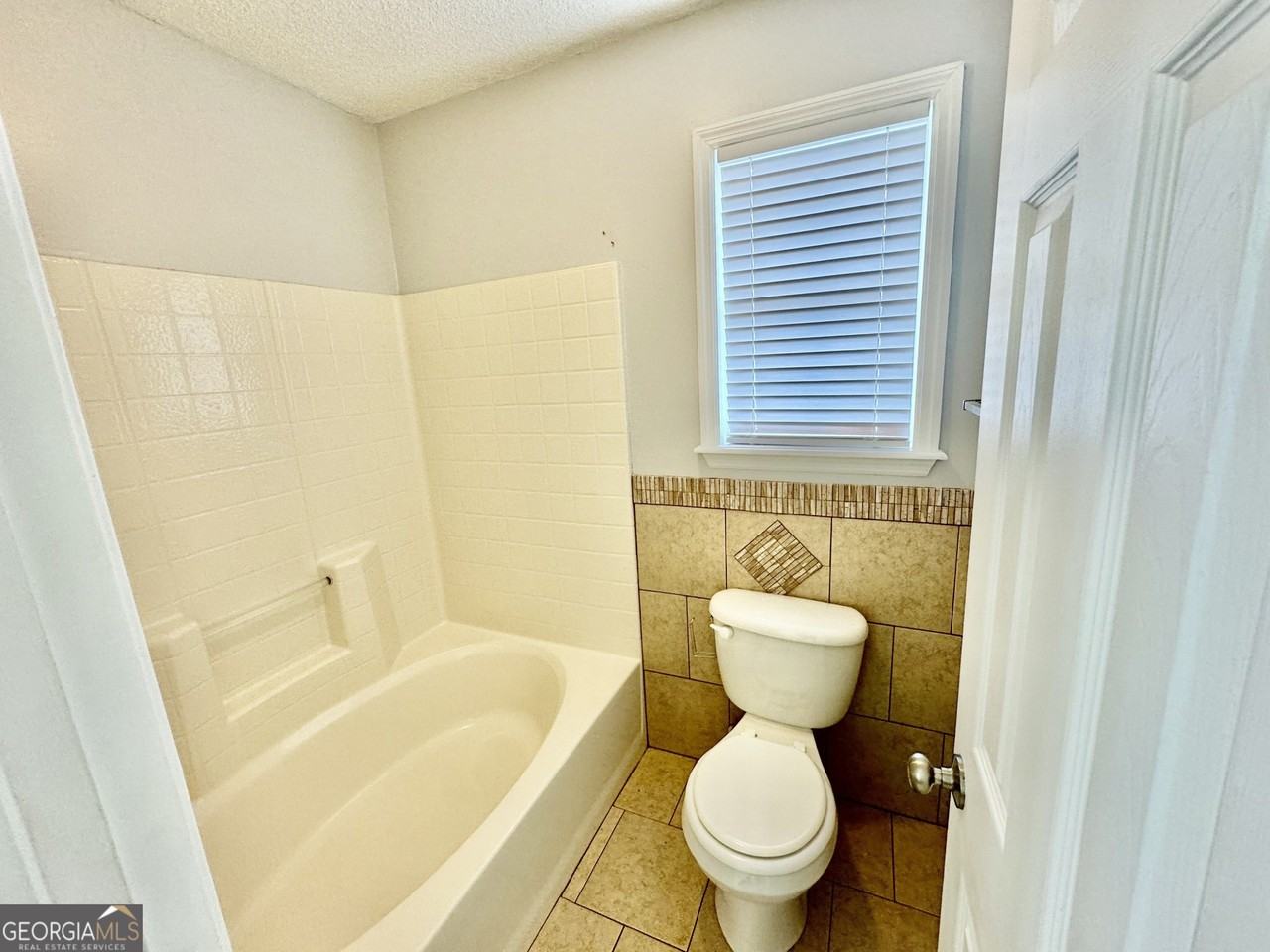 308 Strawbridge Ln - Photo 7 of 11